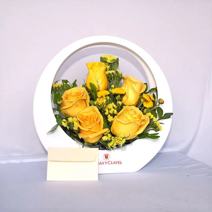 Circulo con rosas amarillas. Arreglos florales Lima
