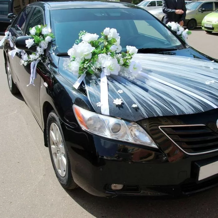 Flores para decorar el auto en Lima. Decoración floral para auto de boda