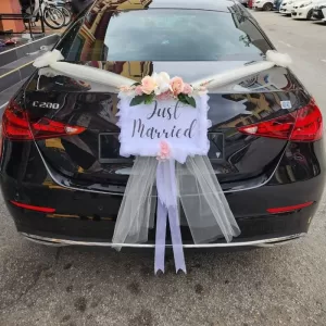 Flores para decorar el auto. Arreglos de carro para boda en Lima